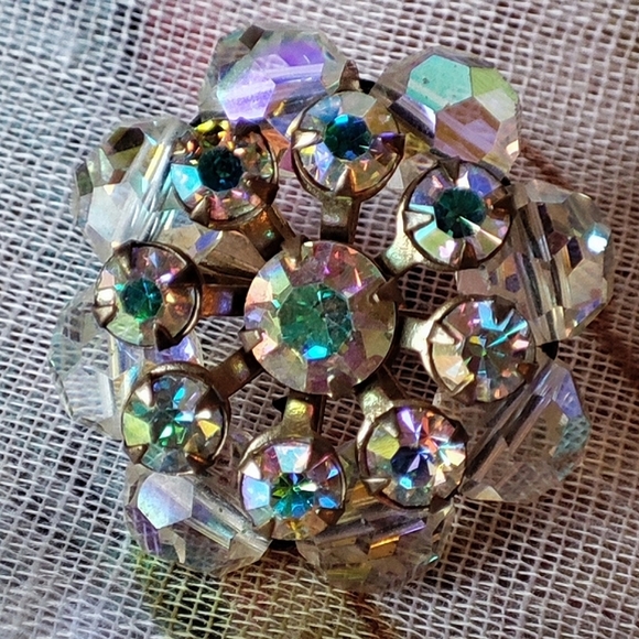 Aurora Borealis Round Vintage Crystal Unsigned Clip Earrings EUC - Picture 5 of 14